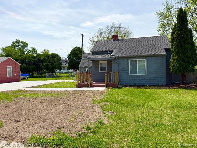 18374 Mesle Street, Roseville, MI 48066