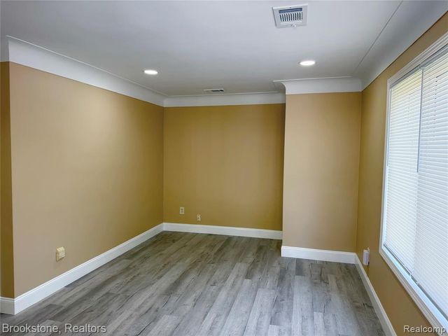 18374 Mesle Street, Roseville, MI 48066