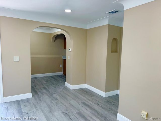 18374 Mesle Street, Roseville, MI 48066