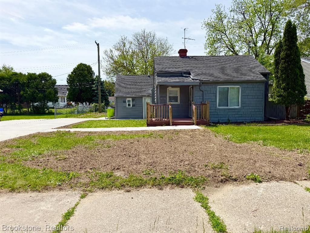 18374 Mesle Street, Roseville, MI 48066
