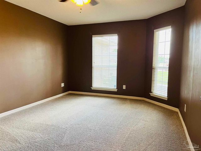 5498 Keel Dr, Pensacola, FL 32507