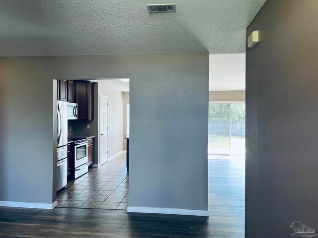 5498 Keel Dr, Pensacola, FL 32507