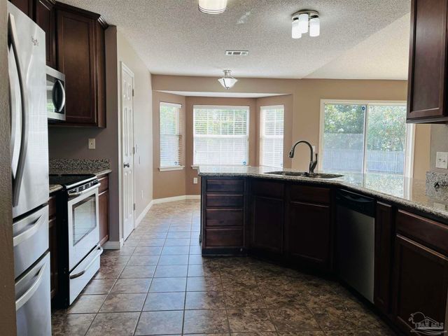 5498 Keel Dr, Pensacola, FL 32507