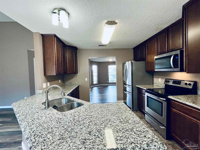 5498 Keel Dr, Pensacola, FL 32507