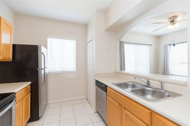 18162 PARADISE POINT DRIVE, Tampa, FL 33647