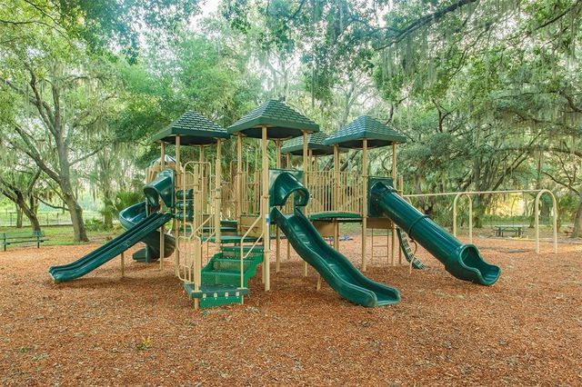 18162 PARADISE POINT DRIVE, Tampa, FL 33647