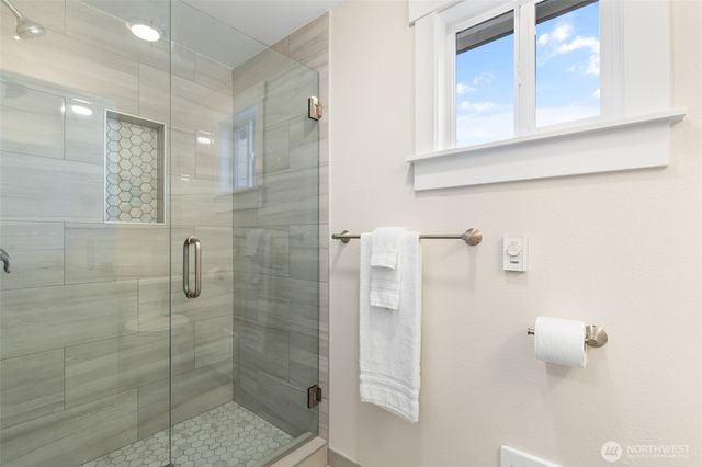 20103 75th Avenue NE, Kenmore, WA 98028