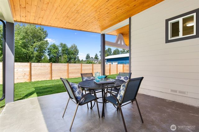 20103 75th Avenue NE, Kenmore, WA 98028