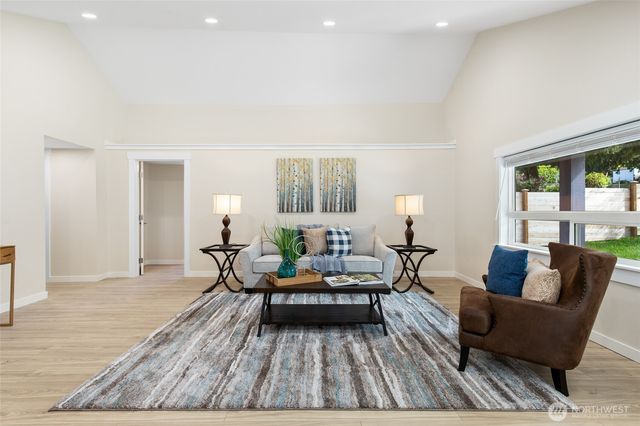 20103 75th Avenue NE, Kenmore, WA 98028