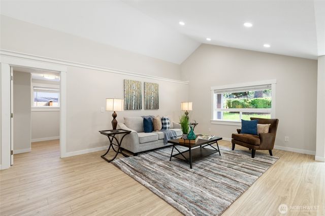 20103 75th Avenue NE, Kenmore, WA 98028