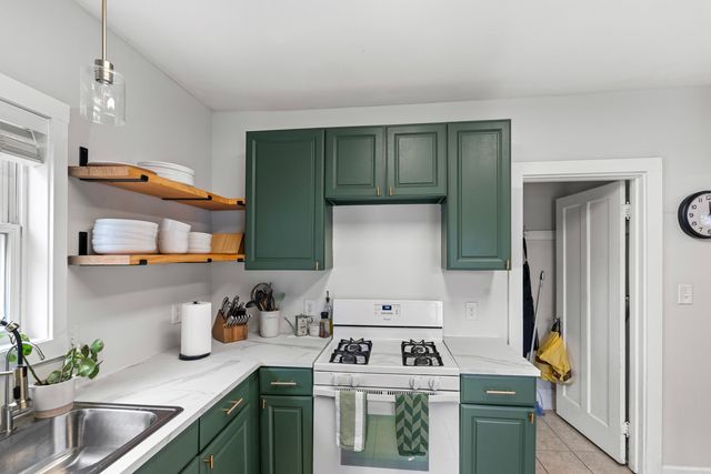 416 Hull Court, Waukegan, IL 60085