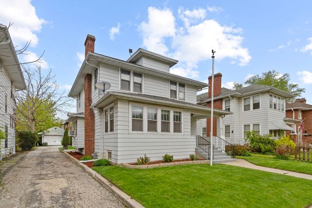 416 Hull Court, Waukegan, IL 60085