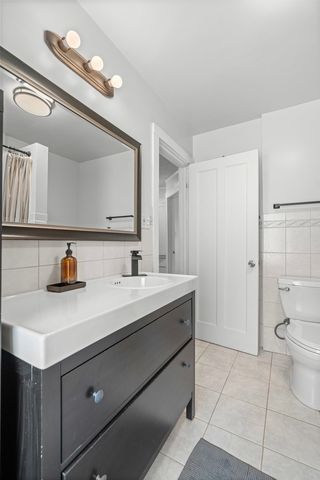 416 Hull Court, Waukegan, IL 60085