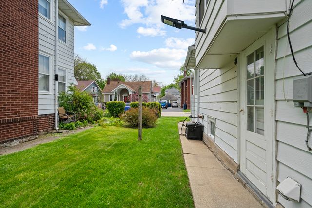 416 Hull Court, Waukegan, IL 60085