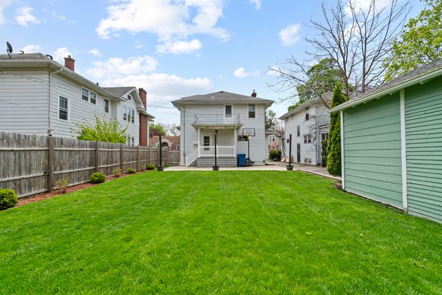 416 Hull Court, Waukegan, IL 60085