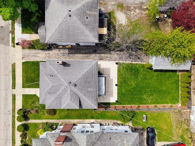 416 Hull Court, Waukegan, IL 60085