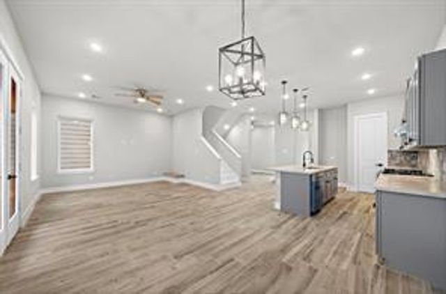 230 W 28th Street A, Houston, TX 77008