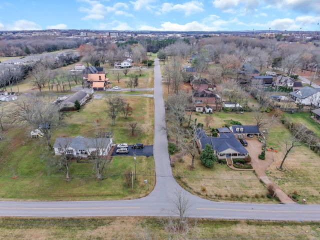 131 Lane Dr, Mount Juliet, TN 37122