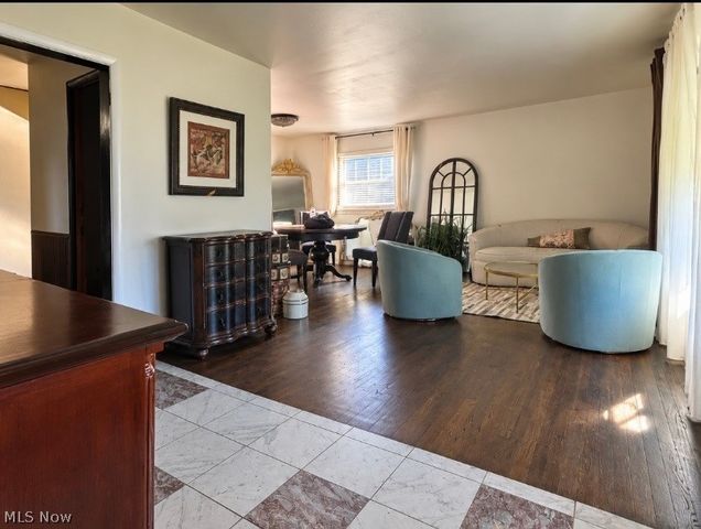4521 Longleaf Road, Warrensville Heights, OH 44128