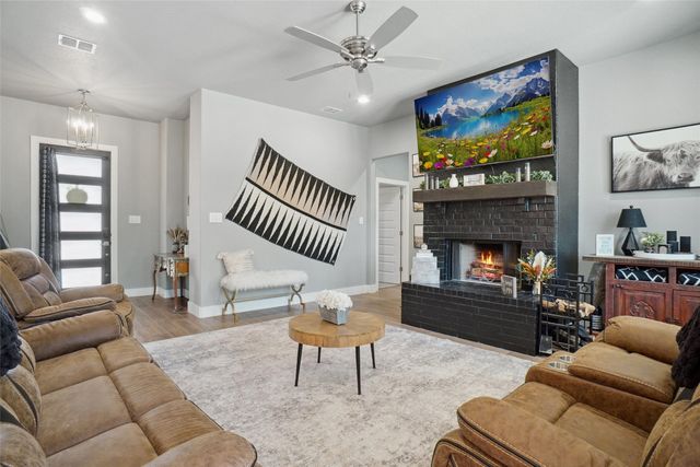 212 Zebrastone Way, Poolville, TX 76487