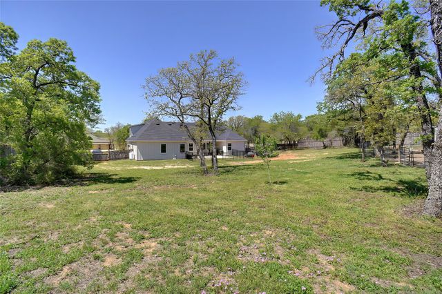 212 Zebrastone Way, Poolville, TX 76487
