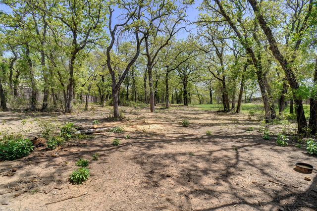 212 Zebrastone Way, Poolville, TX 76487