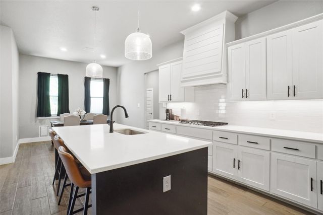 212 Zebrastone Way, Poolville, TX 76487