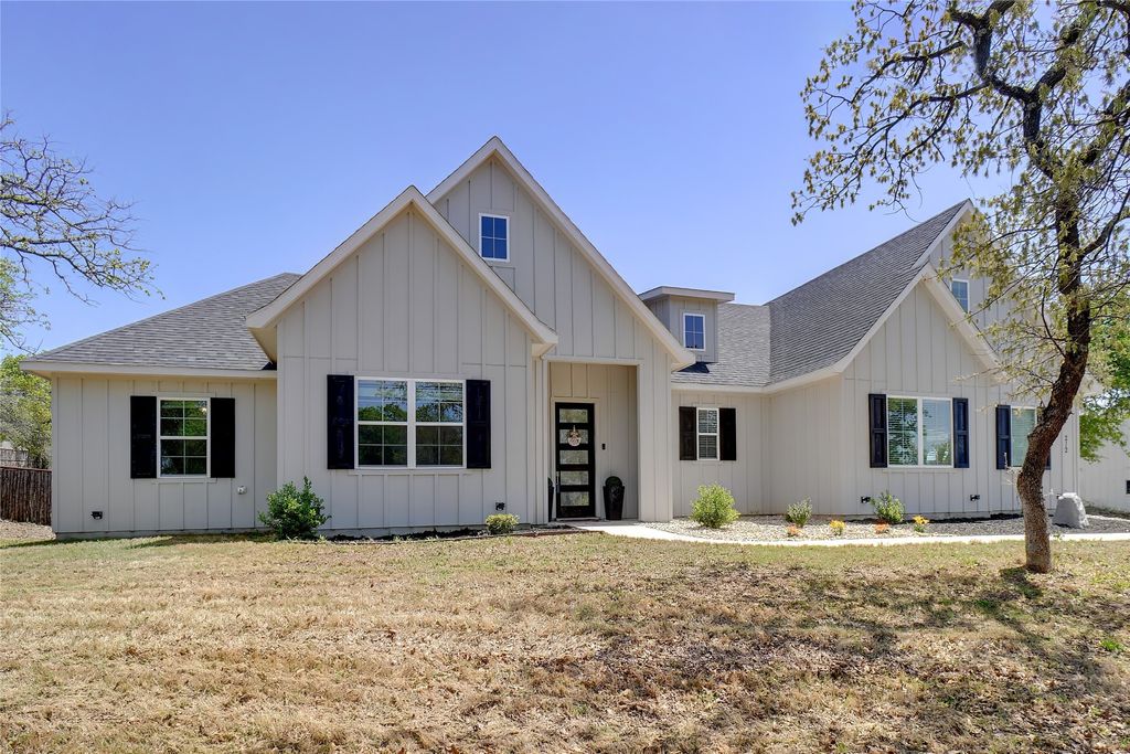 212 Zebrastone Way, Poolville, TX 76487