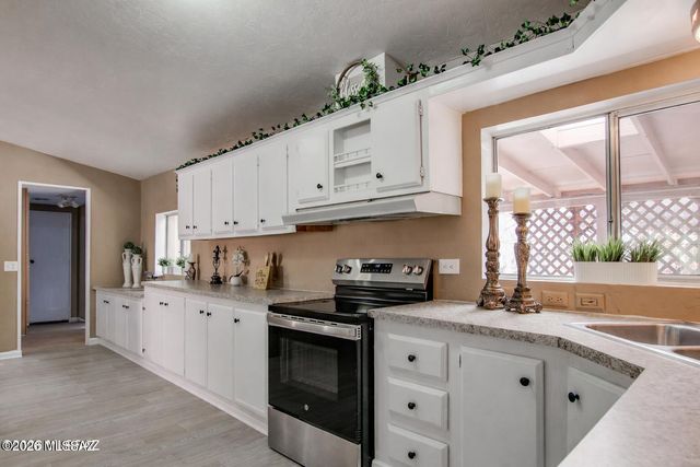 2481 S Walking H Place, Tucson, AZ 85713