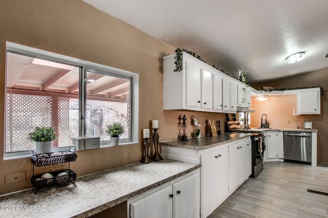 2481 S Walking H Place, Tucson, AZ 85713