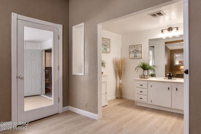 2481 S Walking H Place, Tucson, AZ 85713