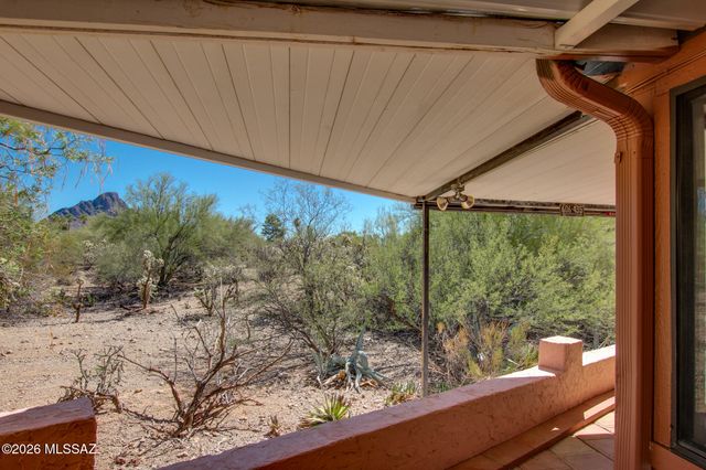 2481 S Walking H Place, Tucson, AZ 85713