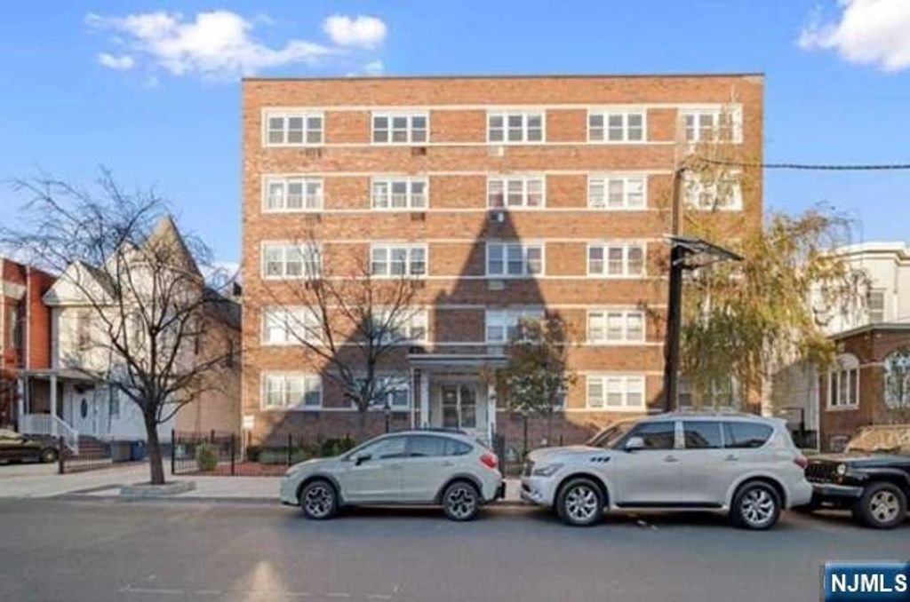 154 Bowers Street 402, Jersey City, NJ 07307