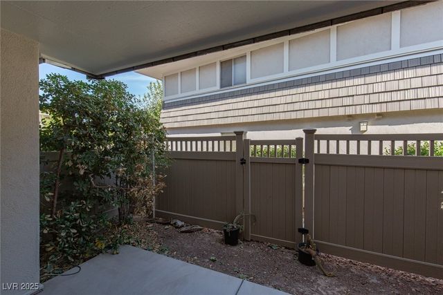 753 Oakmont Avenue 801, Las Vegas, NV 89109