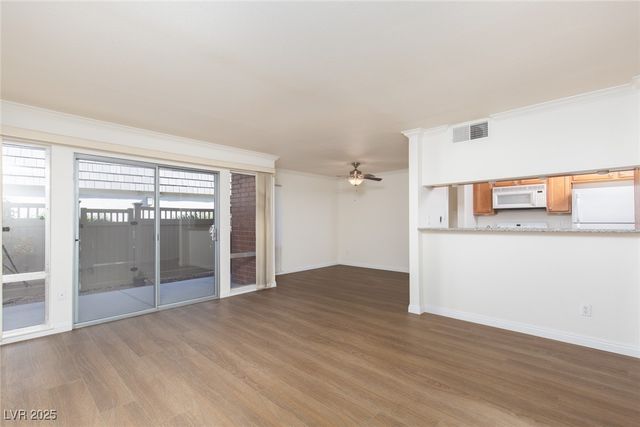 753 Oakmont Avenue 801, Las Vegas, NV 89109