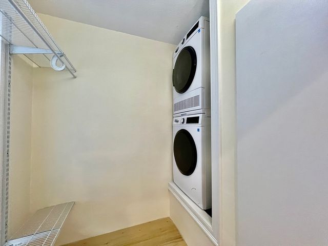 69 Babcock St 1, Brookline, MA 02446