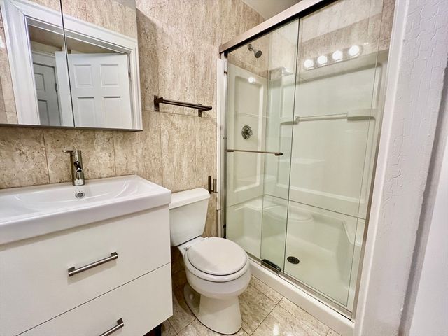 69 Babcock St 1, Brookline, MA 02446