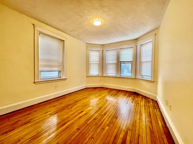 69 Babcock St 1, Brookline, MA 02446