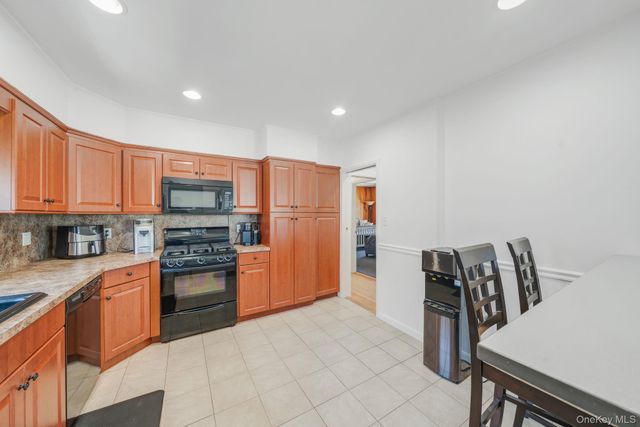 558 E Walnut Street, Long Beach, NY 11561