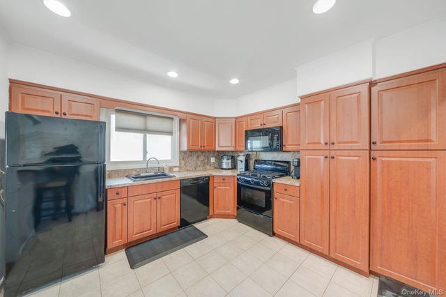 558 E Walnut Street, Long Beach, NY 11561
