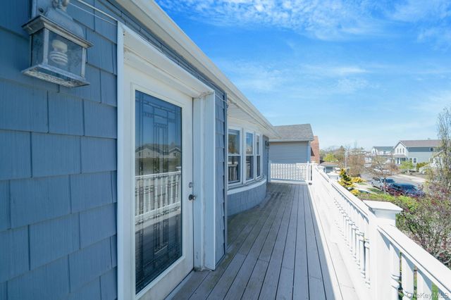 558 E Walnut Street, Long Beach, NY 11561