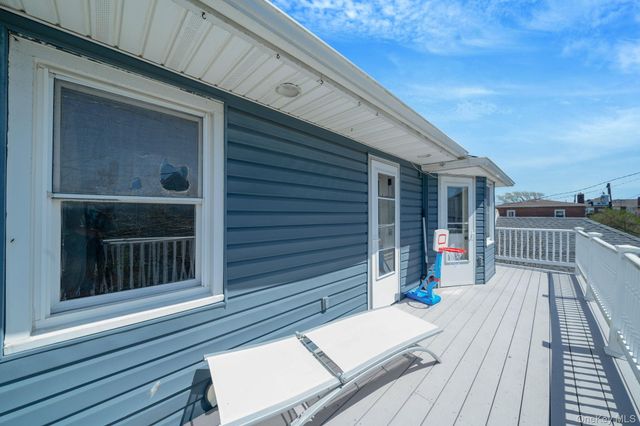 558 E Walnut Street, Long Beach, NY 11561