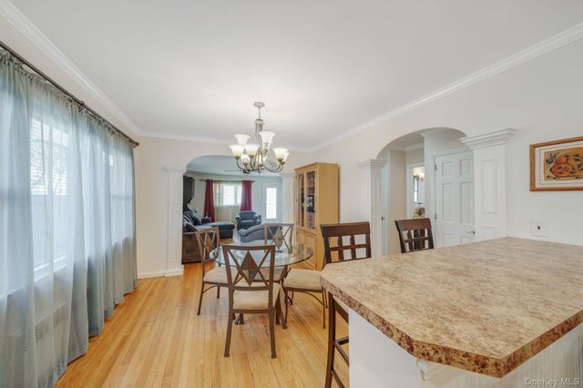 558 E Walnut Street, Long Beach, NY 11561
