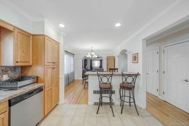 558 E Walnut Street, Long Beach, NY 11561