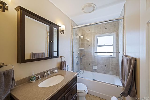 558 E Walnut Street, Long Beach, NY 11561