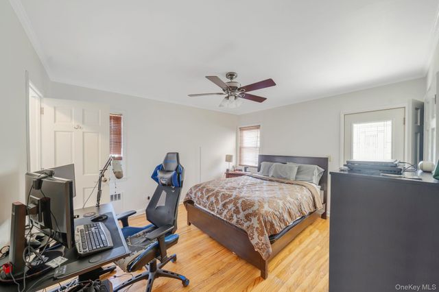 558 E Walnut Street, Long Beach, NY 11561