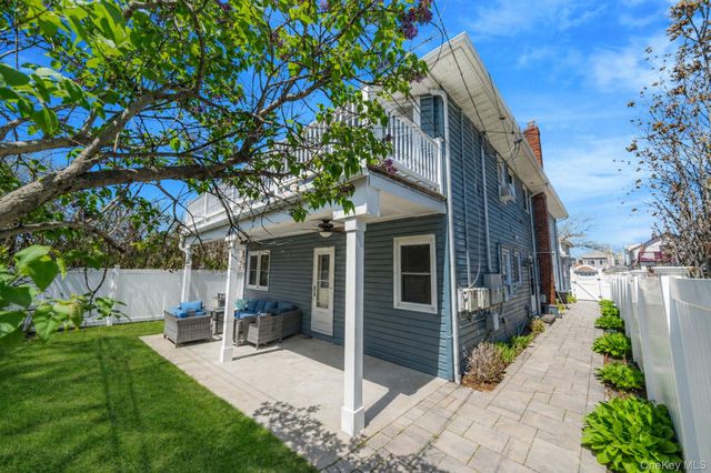 558 E Walnut Street, Long Beach, NY 11561