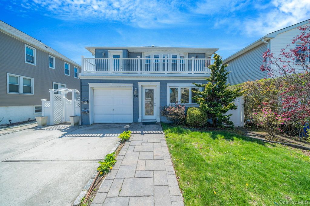 558 E Walnut Street, Long Beach, NY 11561