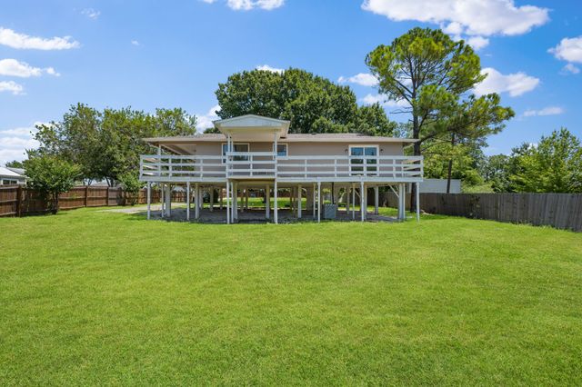 17235 Lake Ray Hubbard Drive, Forney, TX 75126