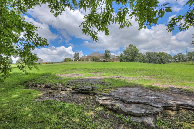 1110 Sequoya Trl, Columbia, TN 38401